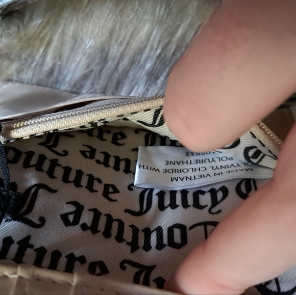 Juicy Couture Y2k Coin Purse Keychain Wallet Vegan Faux Leather Trendy Chic - Picture 7 of 10